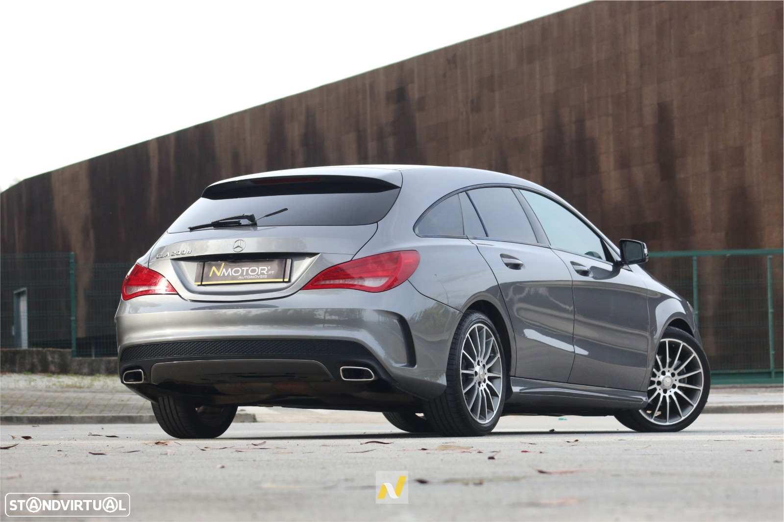 Mercedes-Benz CLA 200 d Shooting Brake AMG Line - 2