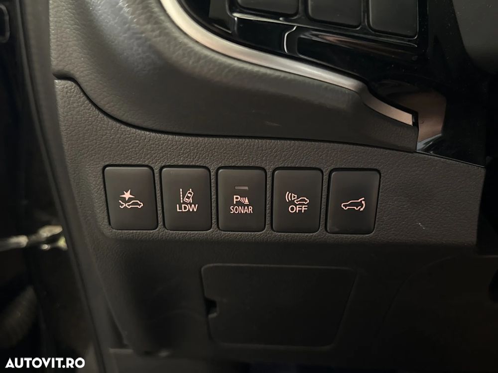 Mitsubishi Outlander - 16
