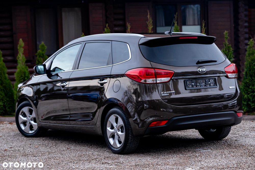 Kia Carens 1.7 CRDi L 7os - 9