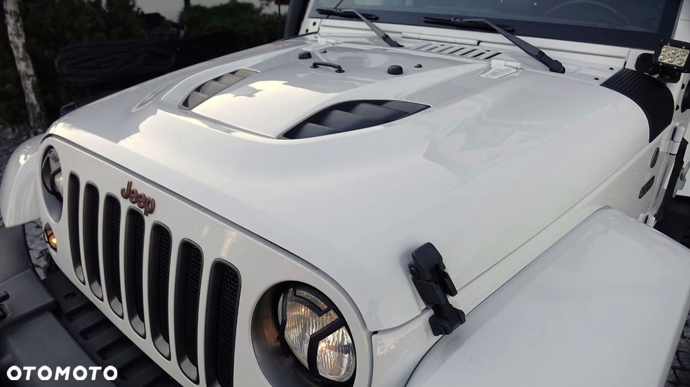 Jeep Wrangler - 12