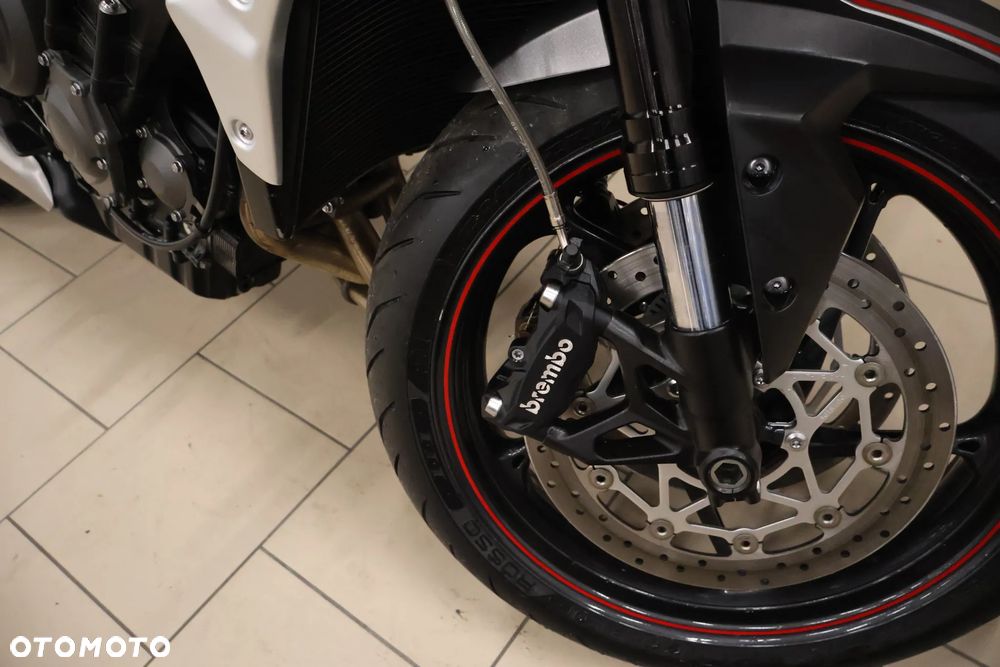 Triumph Street Triple - 21
