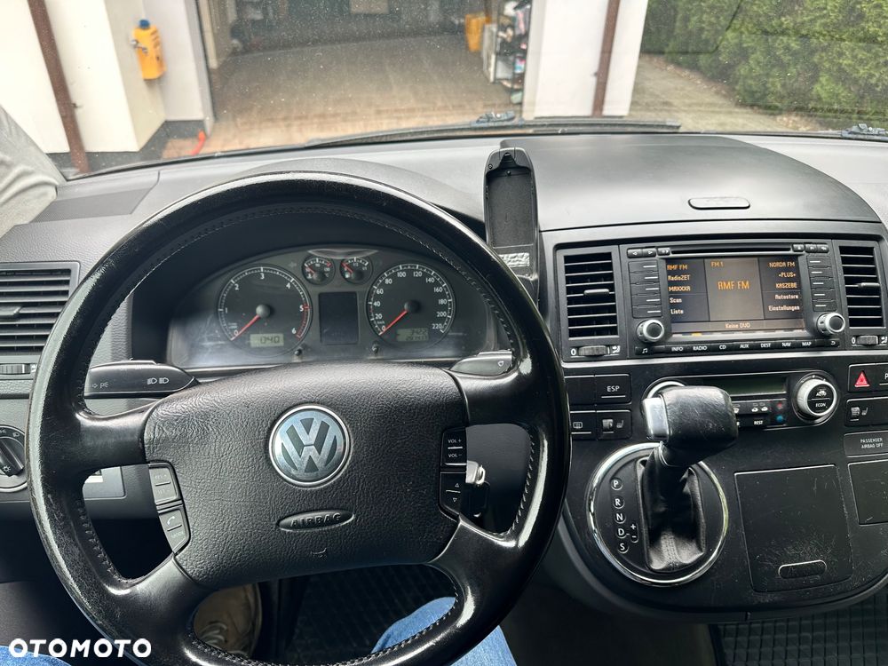 Volkswagen Multivan - 8