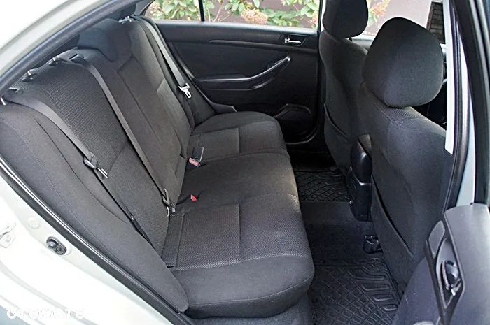 Toyota Avensis 1.8 VVT-i Luna - 6