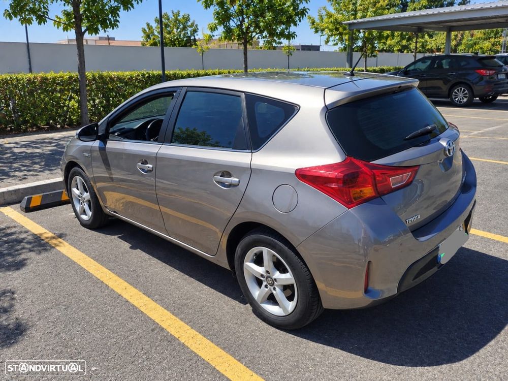 Toyota Auris - 1