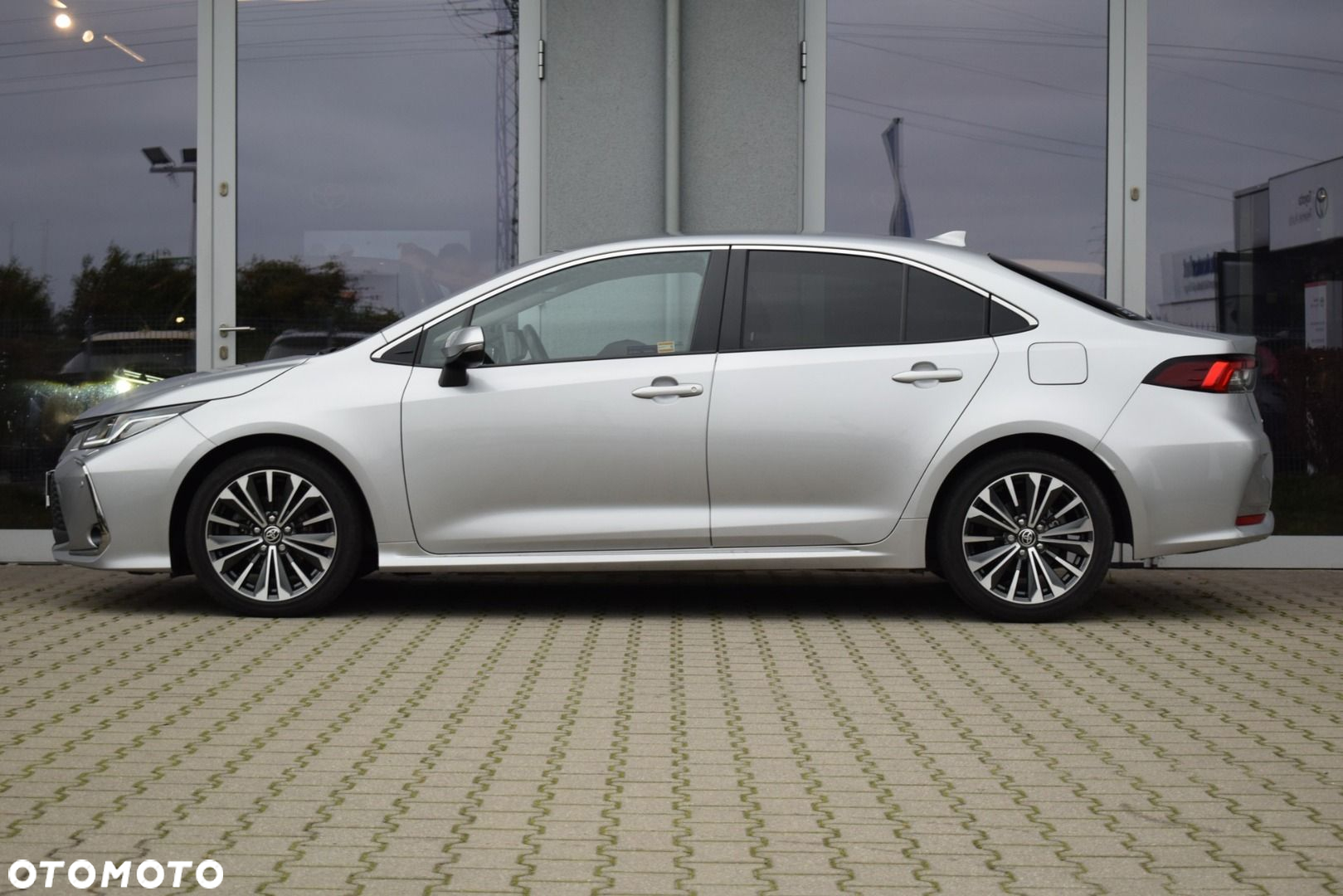 Toyota Corolla 1.8 Hybrid Style - 5