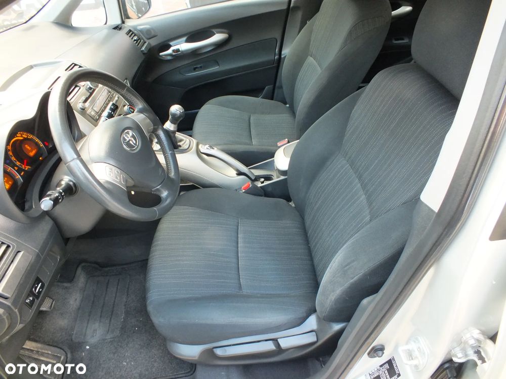 Toyota Auris - 9