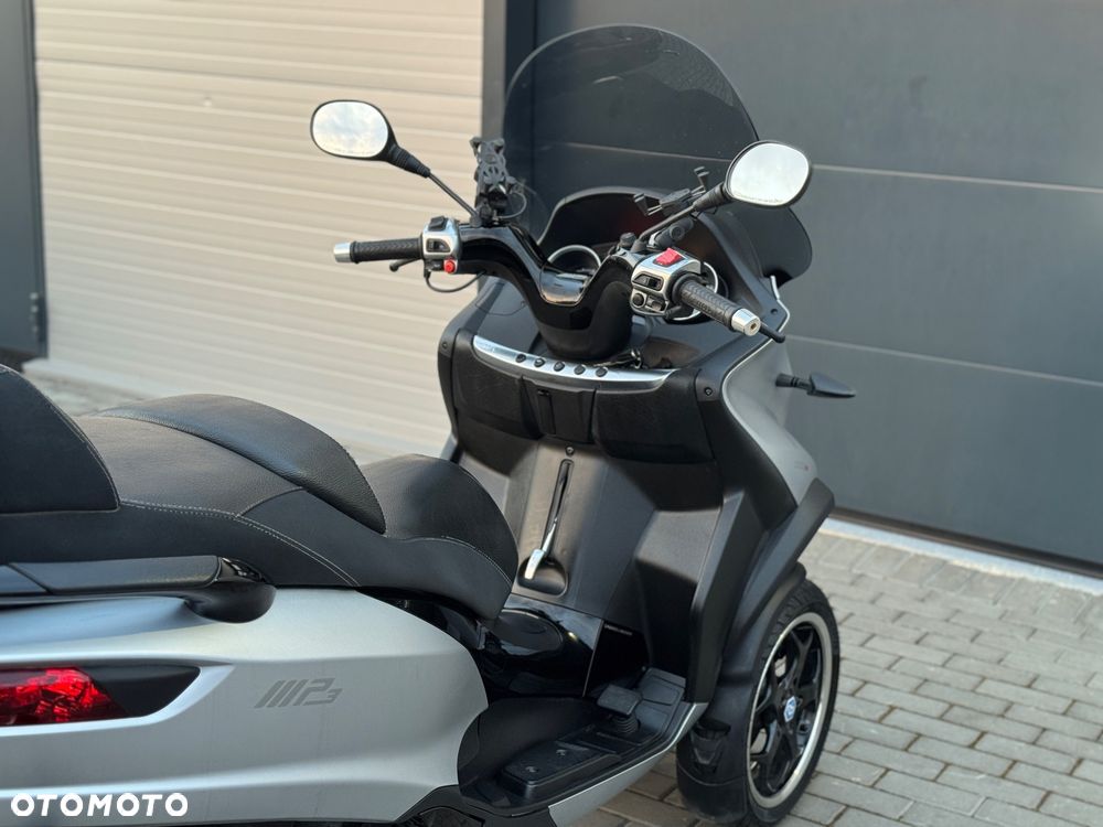 Piaggio MP-3 - 23