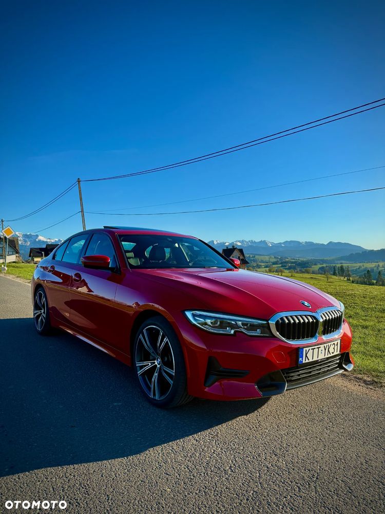 BMW Seria 3 330i M Sport - 9