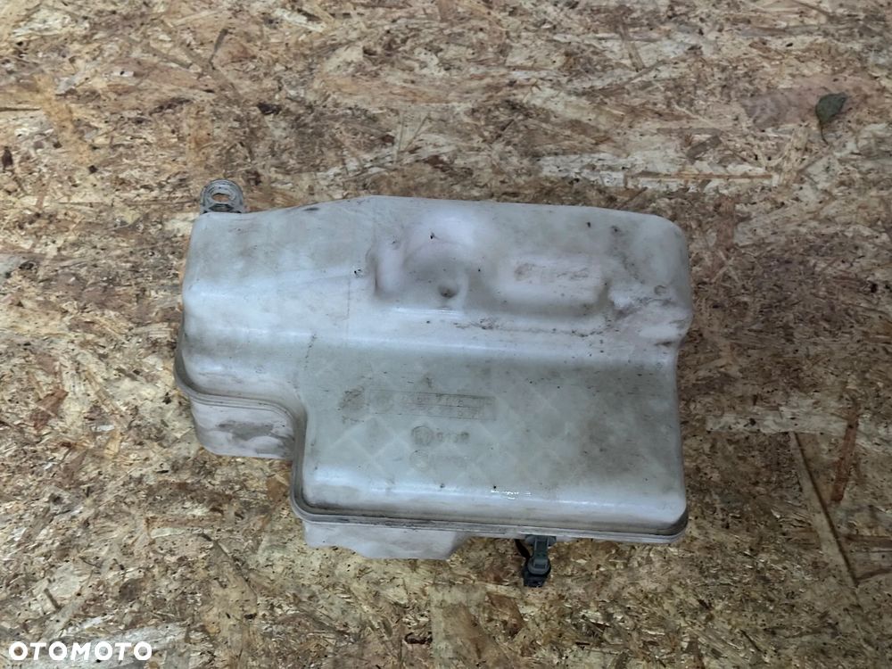 ZBIORNICZEK SPRYSKIWACZY BMW 7 E63  7148064 - 2
