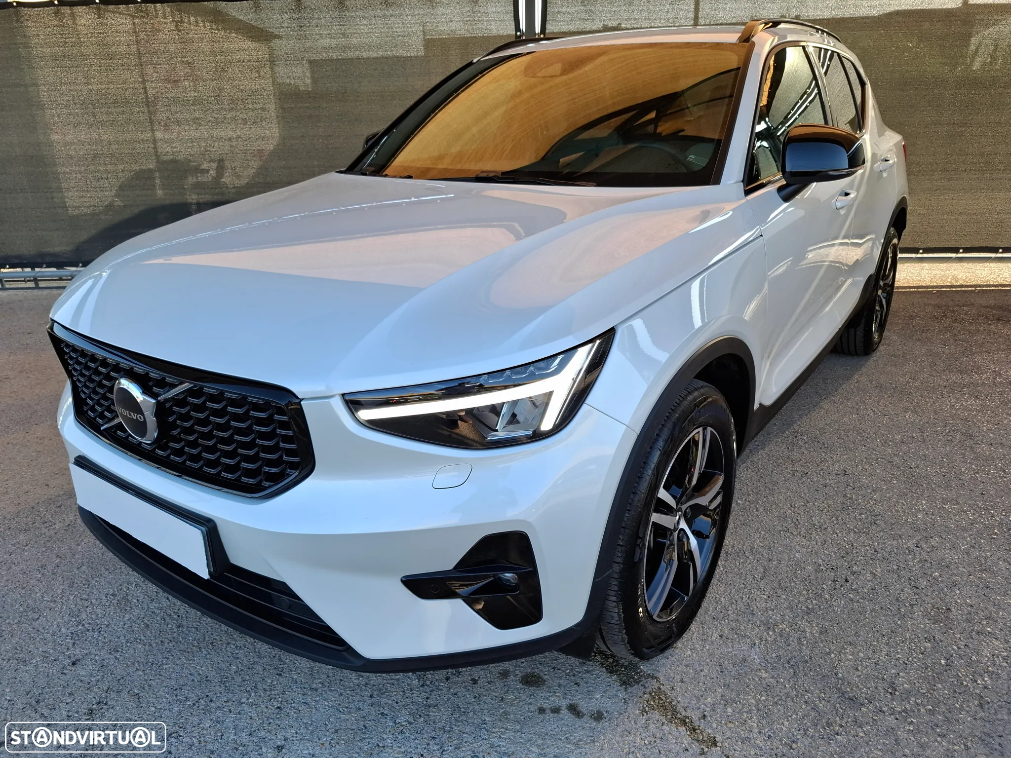 Volvo XC 40 1.5 T2 Plus Dark Auto - 2