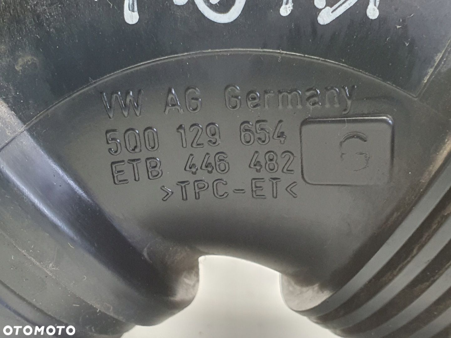 VW Golf VII 1.6 TDI PRZEWÓD POWIETRZA rura 5Q0129654 - 2