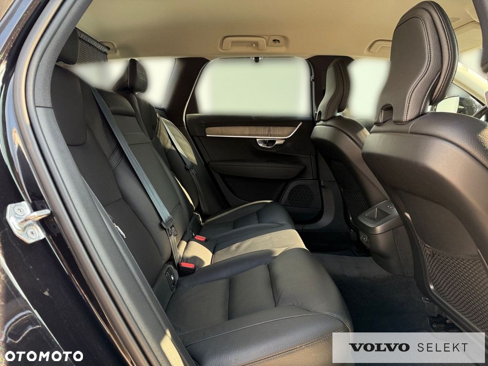 Volvo V90 Cross Country - 29