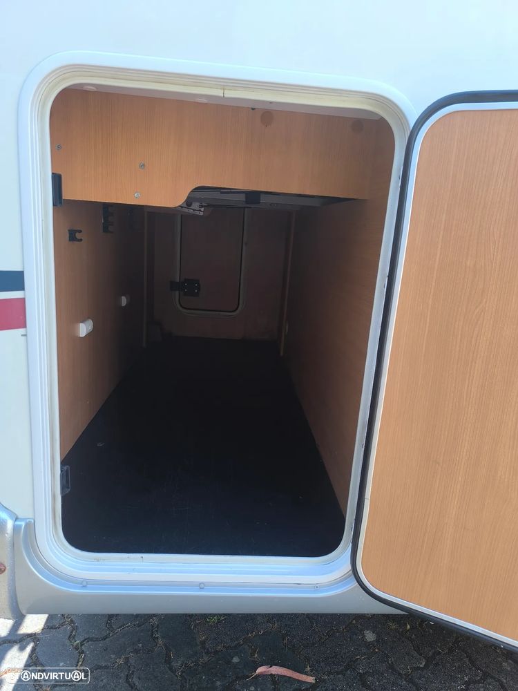 Challenger Genesis Cama central - 4