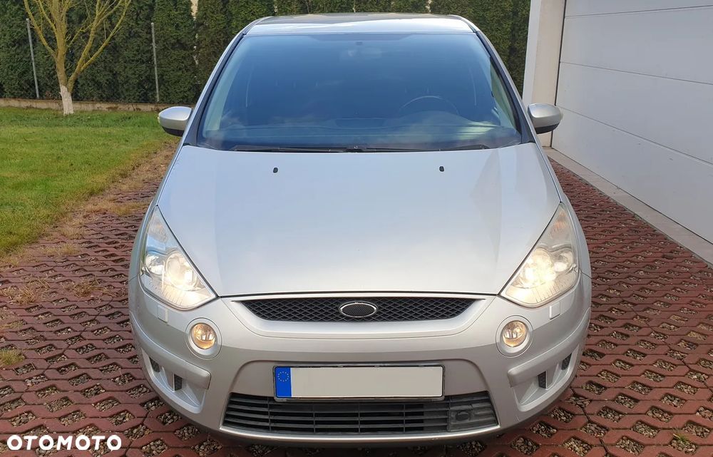 Ford S-Max - 17
