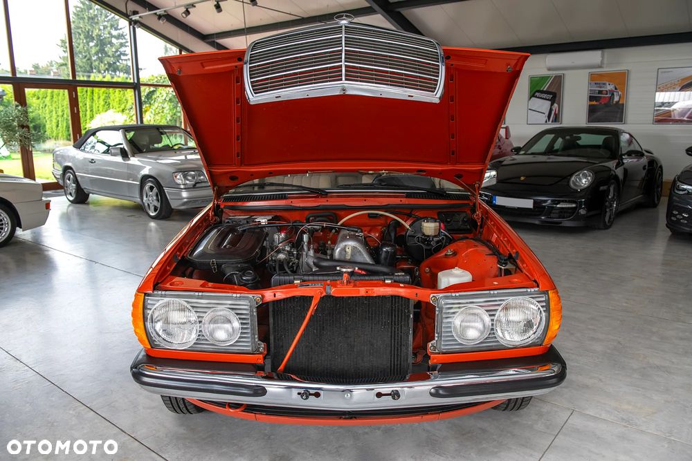 Mercedes-Benz W123 - 13
