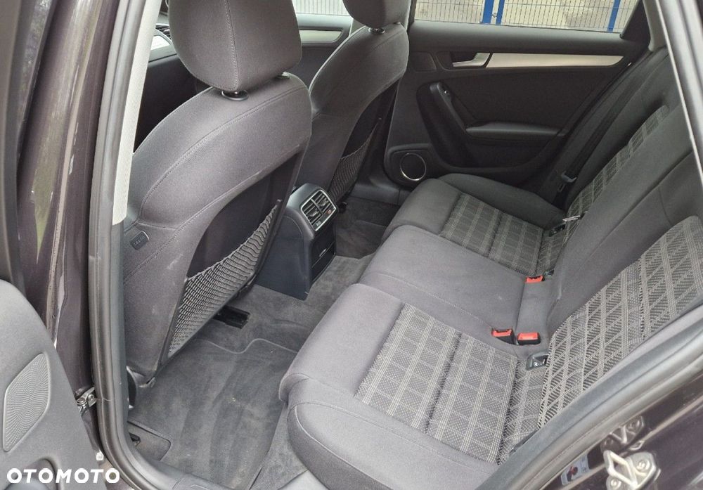 Audi A4 Avant 2.0 TDI DPF quattro S line Sportpaket - 25