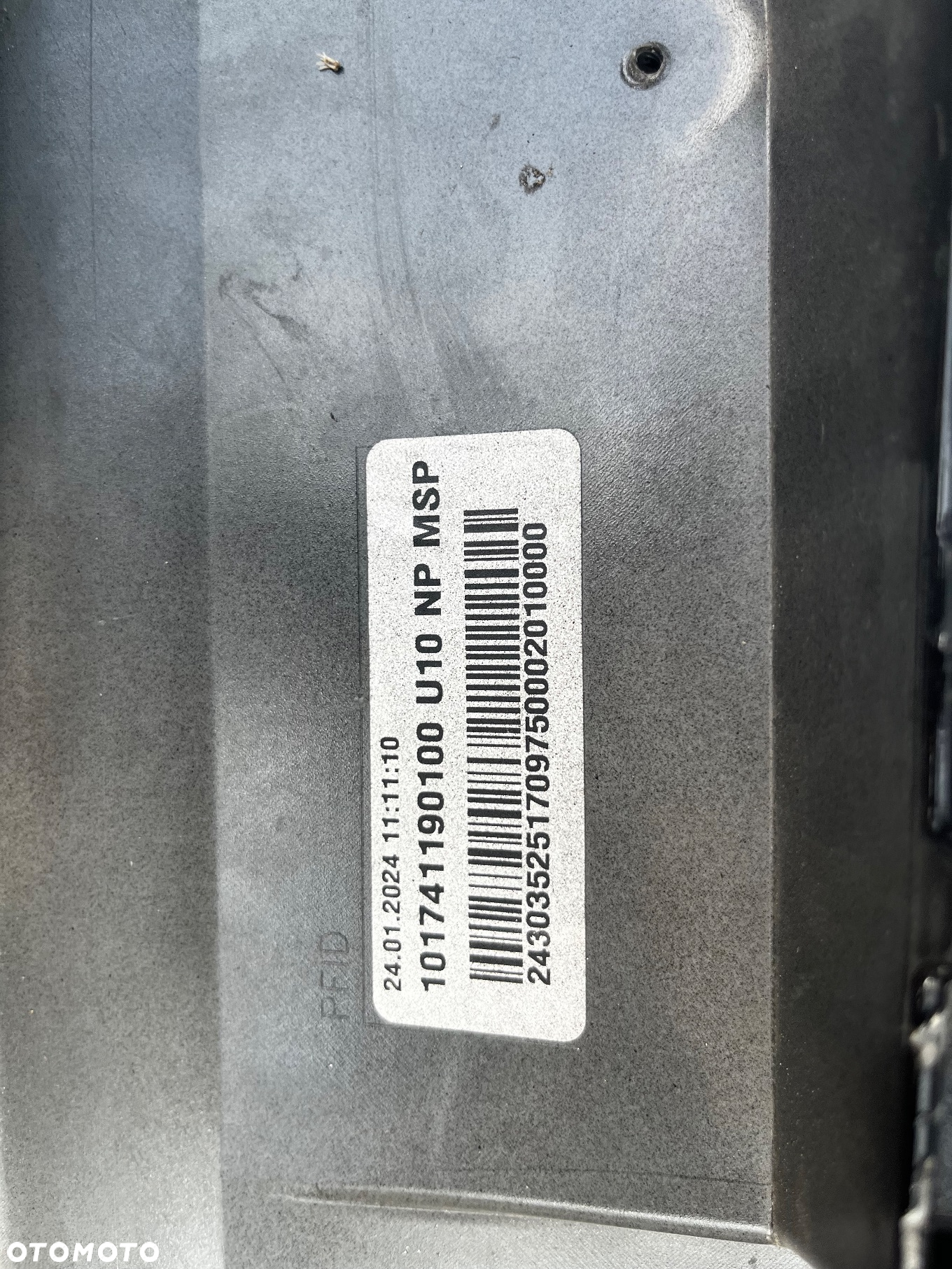 KRATKA ZDERZAKA WYPEŁNIENIE BMW U10 X2 IX2 CAŁA ORYGINAŁ - 4