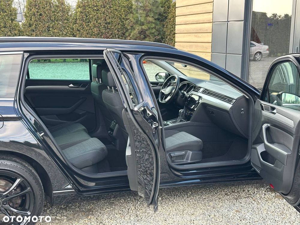 Volkswagen Passat - 9