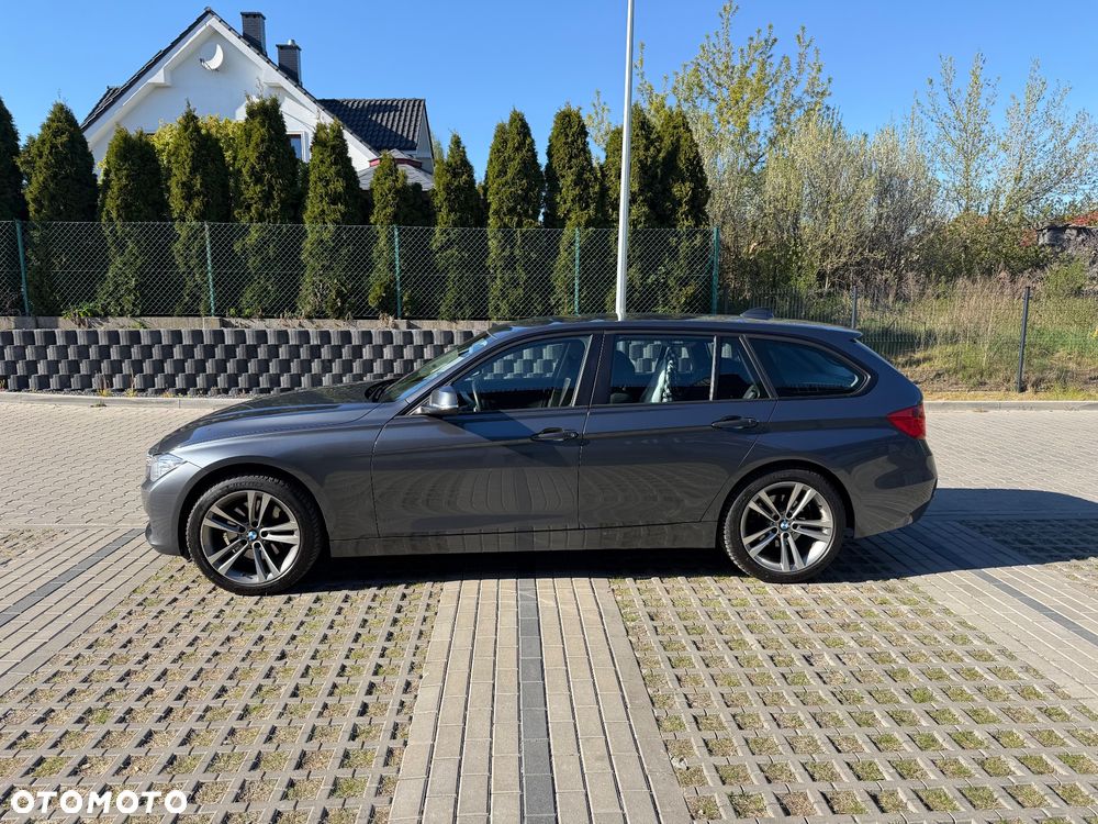 BMW Seria 3 328i xDrive Sport-Aut - 33
