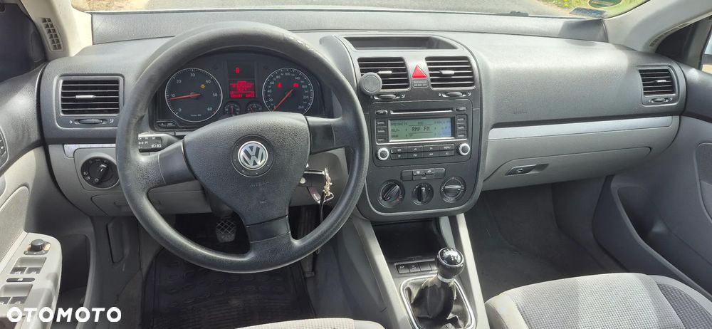 Volkswagen Jetta 2.0 TDI Comfortline - 11