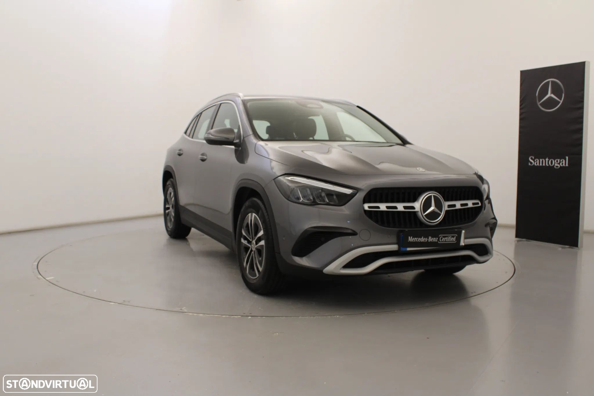 Mercedes-Benz GLA 200 Standard - 1