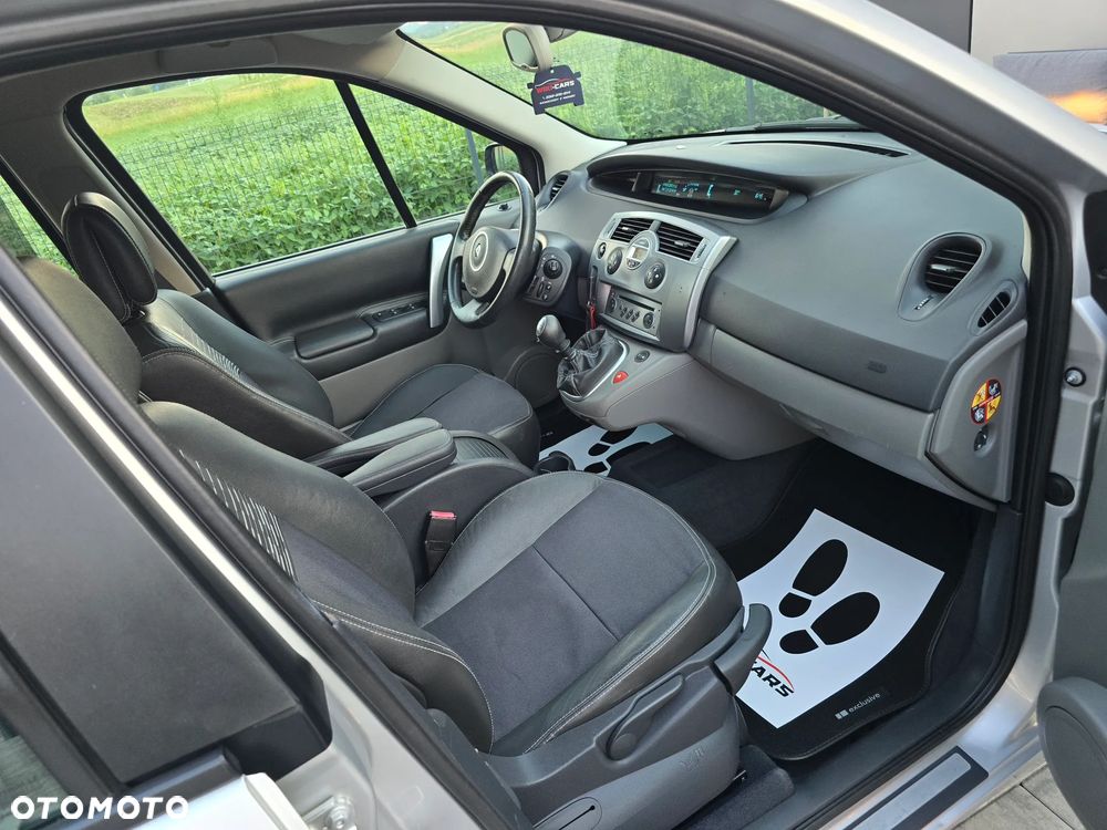 Renault Scenic 2.0 16V Luxe Expression - 19
