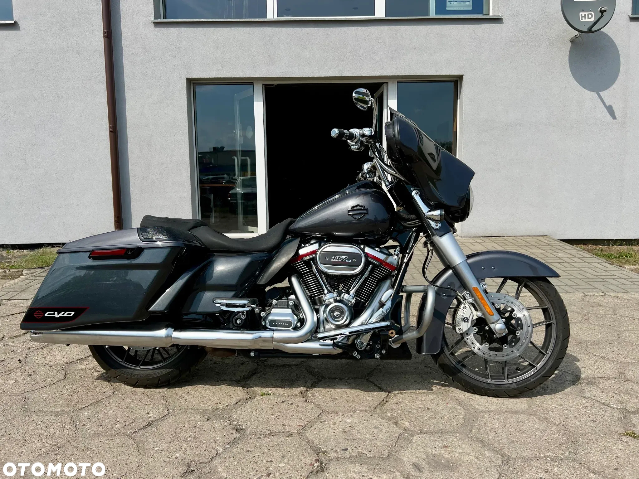 Harley-Davidson Touring Street Glide - 4