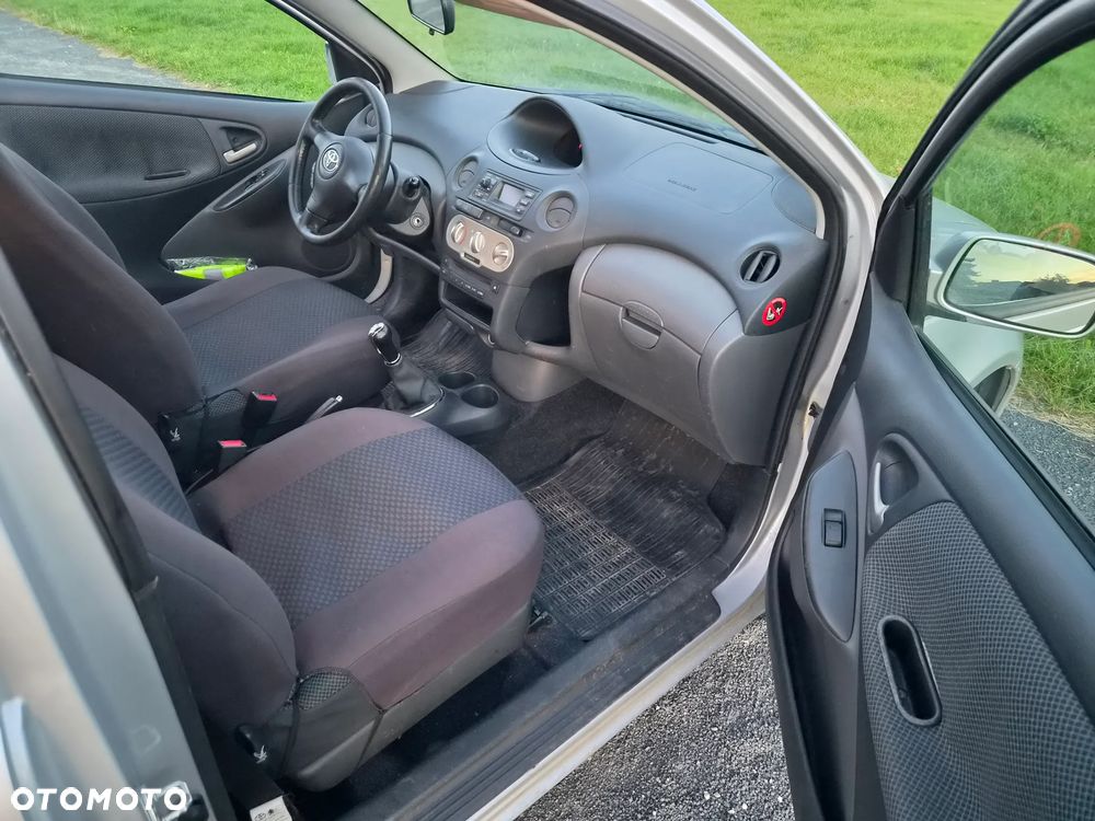 Toyota Yaris - 6
