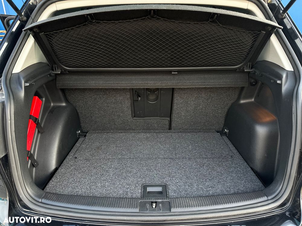 Volkswagen Golf 1.6 TDI DPF DSG Team - 12