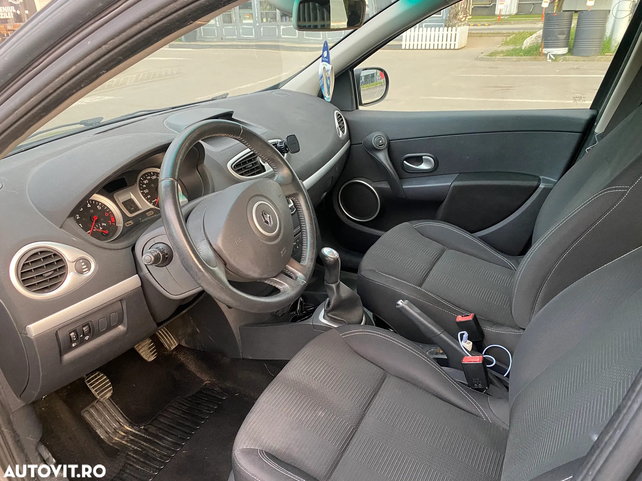 Renault Clio III 1.4 16V Dynamique - 8