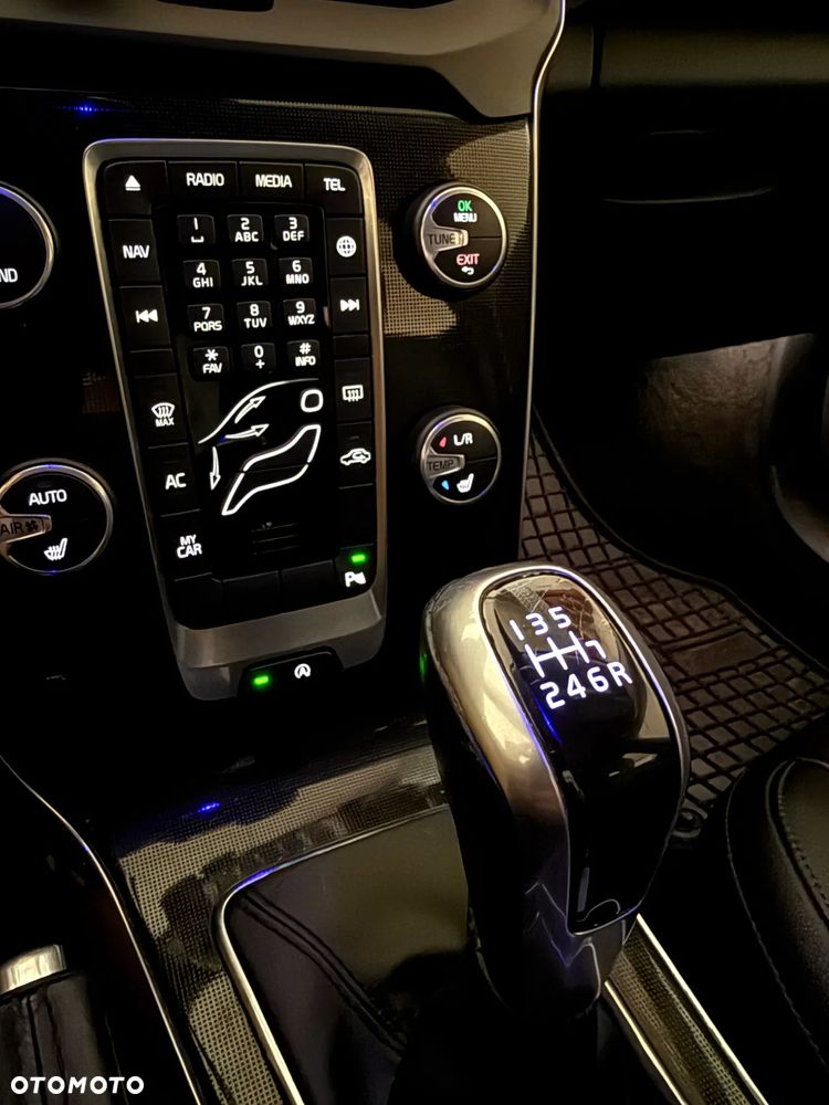 Volvo V40 D2 Inscription - 12