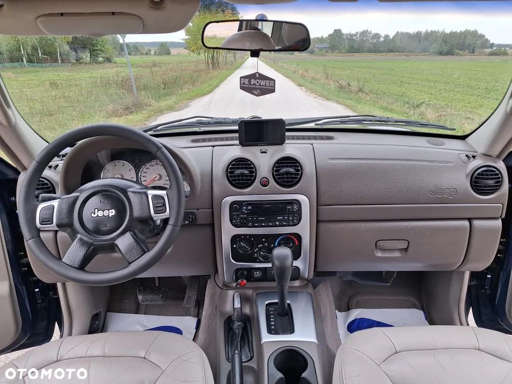 Jeep Cherokee 3.7 Limited - 23