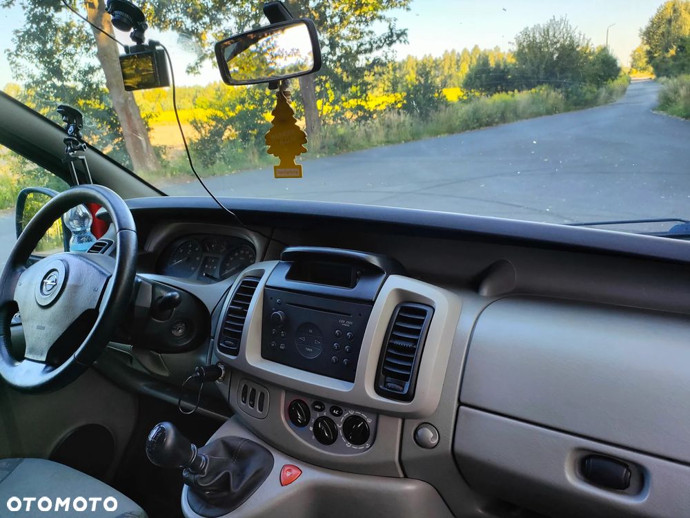 Opel Vivaro - 11