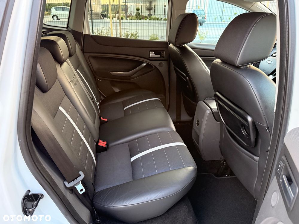 Ford Kuga 2.0 TDCi Titanium - 25