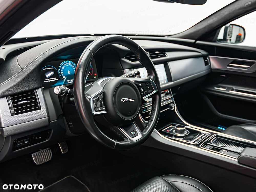 Jaguar XF 2.0 i4D AWD R-Sport - 13
