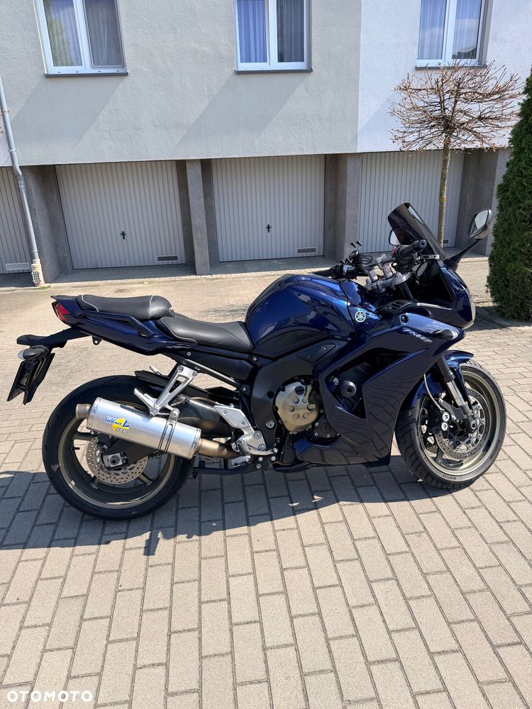 Yamaha FZ - 2