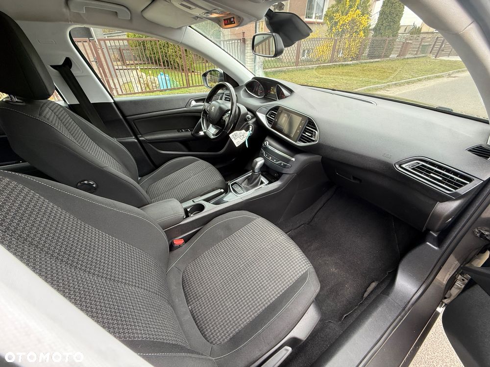 Peugeot 308 1.2 PureTech GPF Active Pack S&S EAT8 - 6