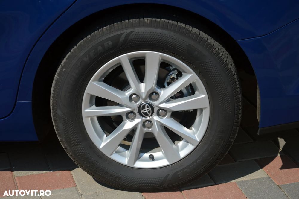 Toyota Camry Business Edition - 19