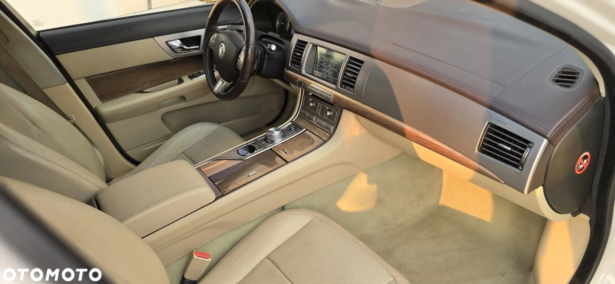 Jaguar XF 4.2 Super V8 - 18
