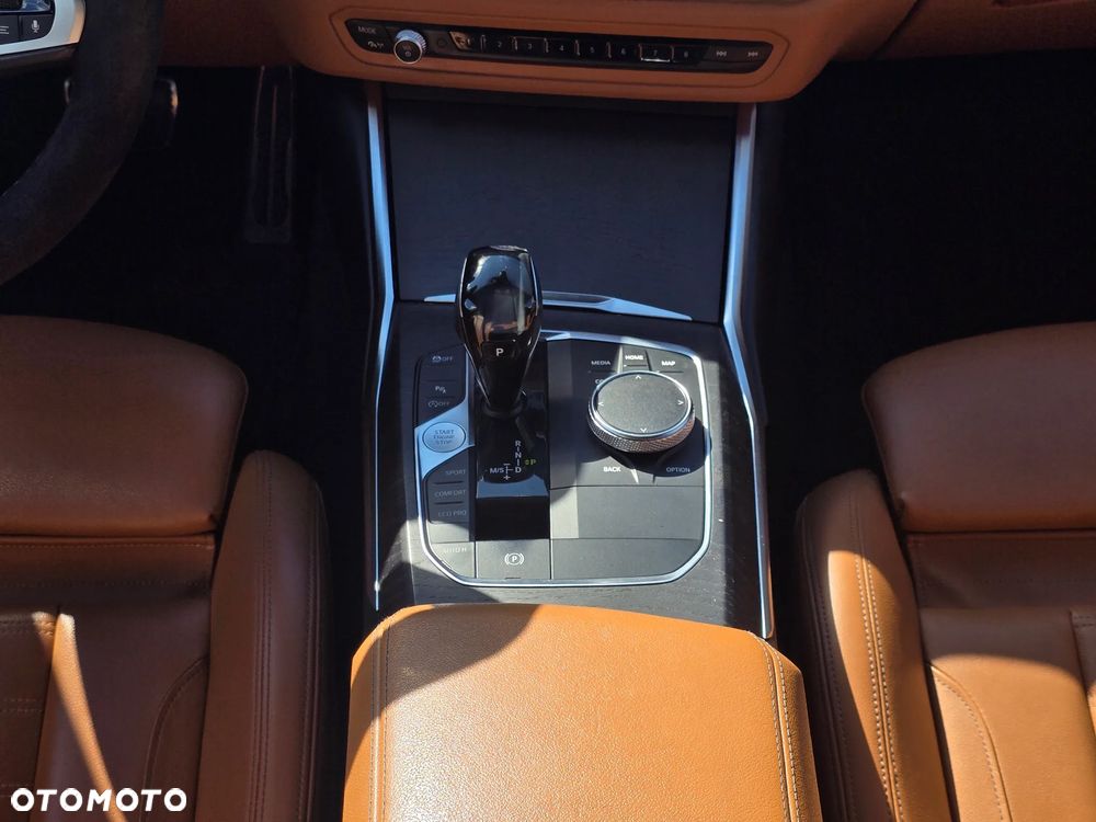 BMW Seria 3 320d xDrive M Sport - 15
