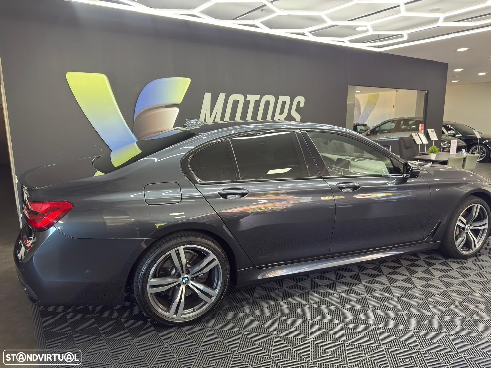 BMW 740 d xDrive Pack M - 7
