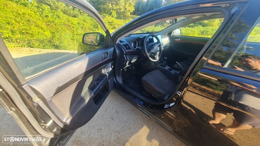 Mitsubishi Lancer 1.5 Invite - 10