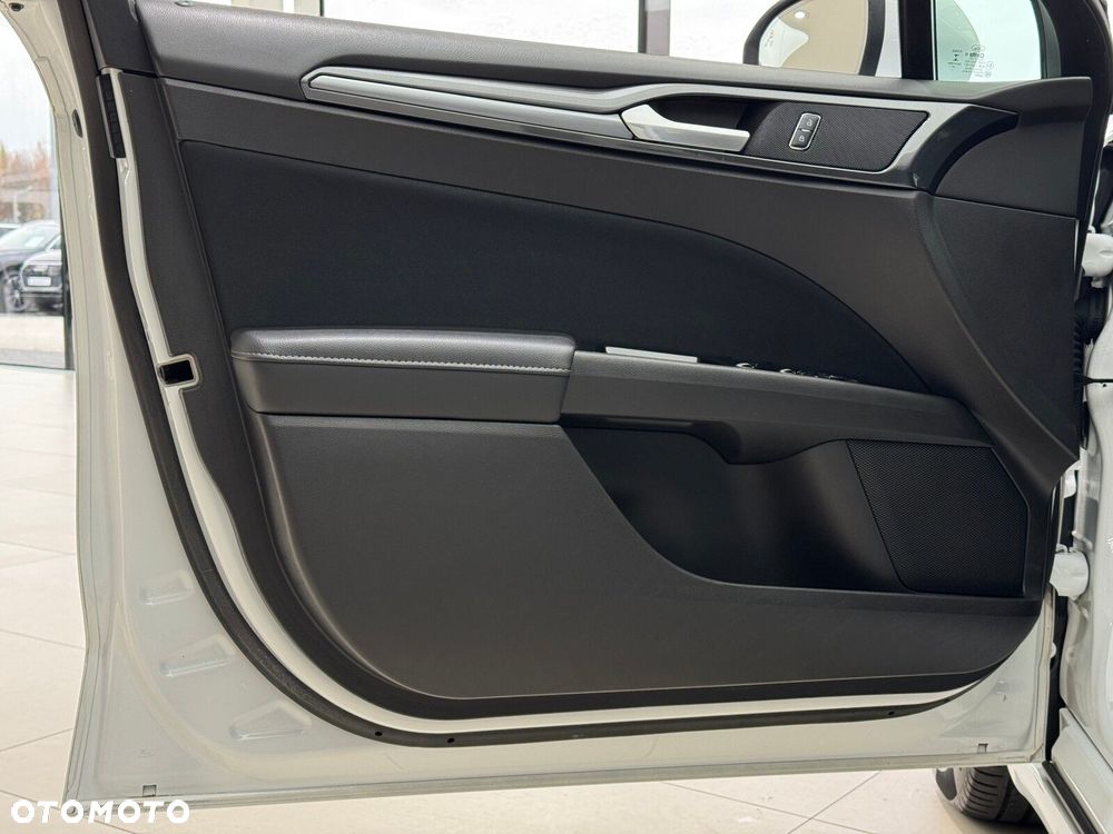 Ford Mondeo - 12