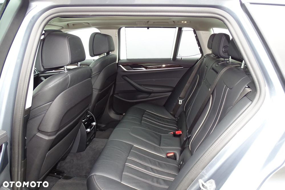 BMW Seria 5 530e xDrive Luxury Line sport - 25