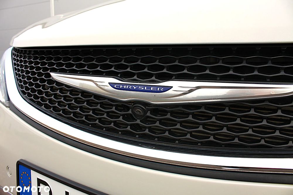 Chrysler Pacifica - 28