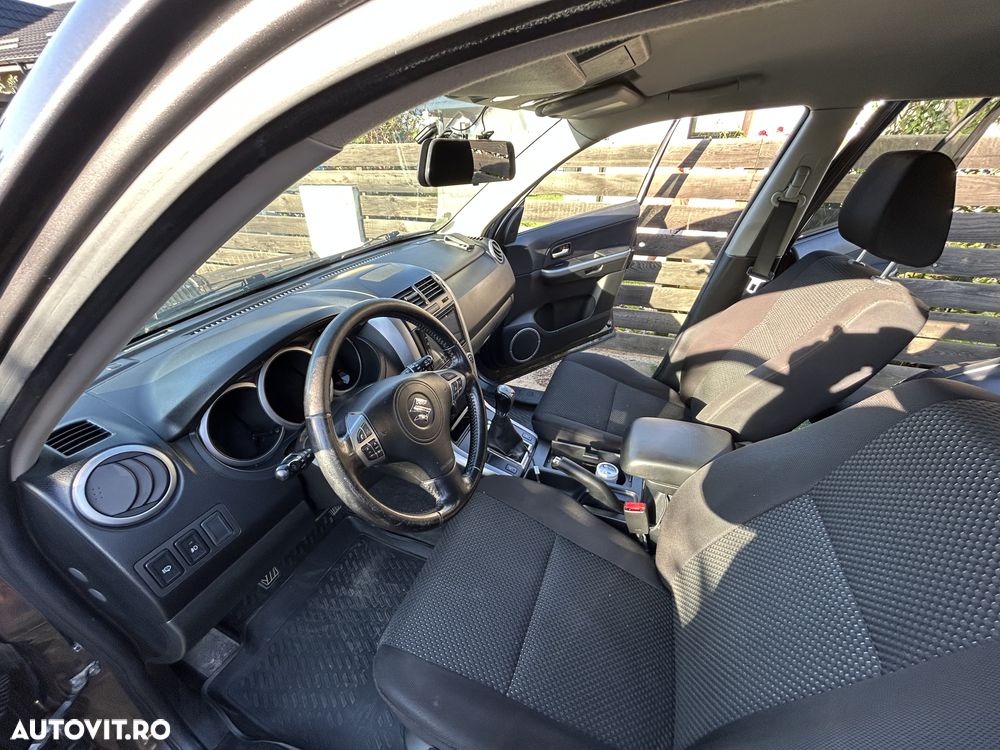 Suzuki Grand Vitara 1.9 DDIS JLX - 6