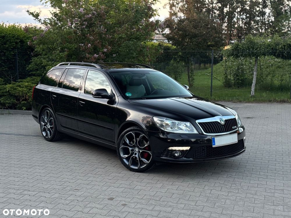 Skoda Octavia 2.0 TDI CR DPF DSG RS - 3