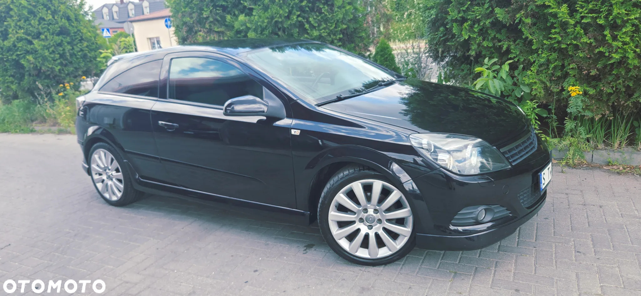 Opel Astra GTC 1.8 Cosmo - 22