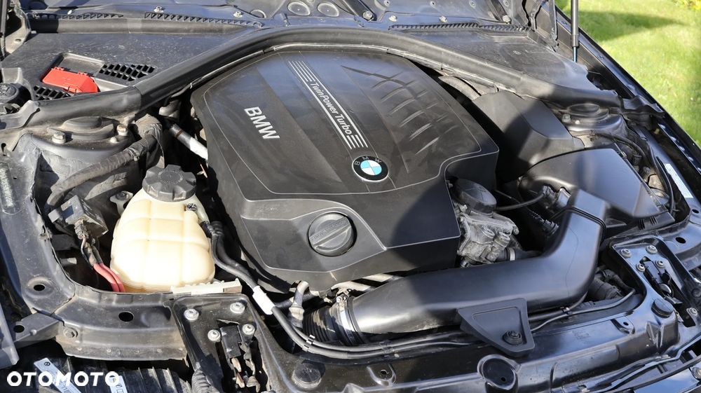 BMW Seria 3 335i xDrive M Sport - 28