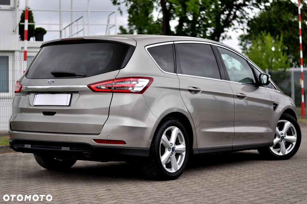 Ford S-Max - 12
